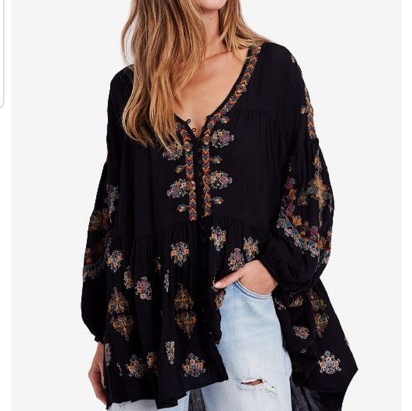 Free People Tops - NWOT! FREE PEOPLE Size XS Black Embroidered Top